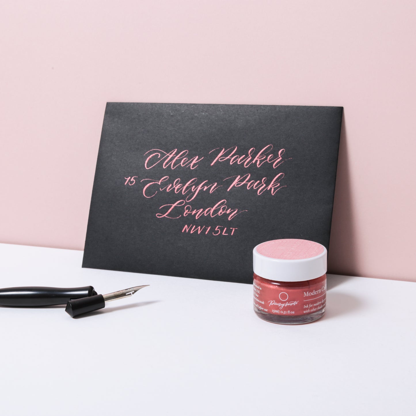 À L'aise Modern Calligraphy Ink