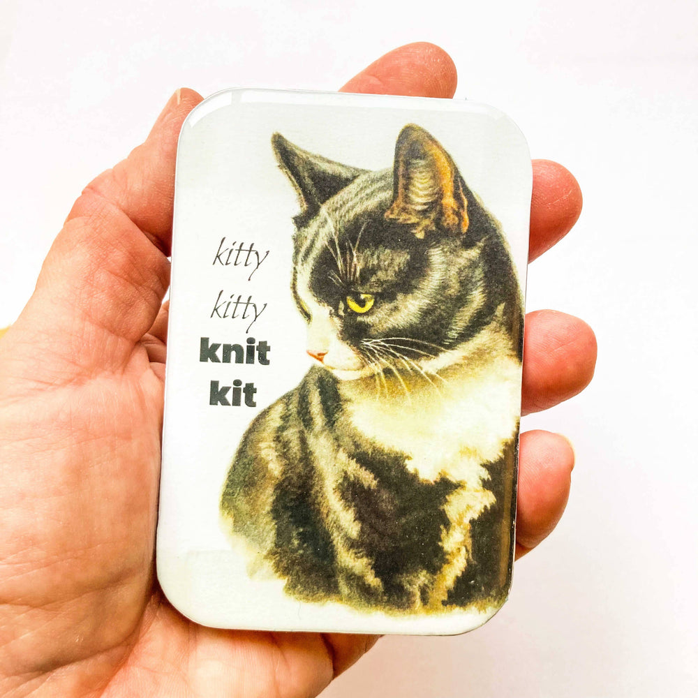 Cat stitch marker tin, cat knit kit (038)