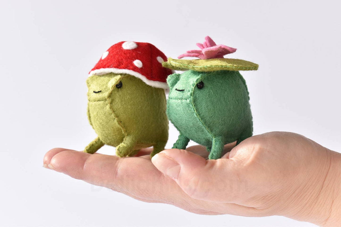 DIY Crafts Felt Frog Sewing Kit - Mushroom and Lilly Pad